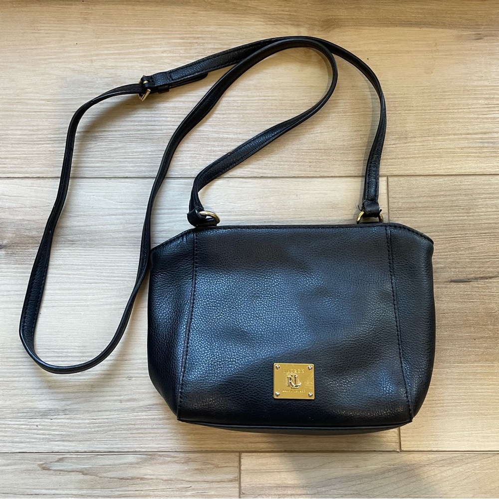 Lauren Ralph Lauren small swingpack bag.